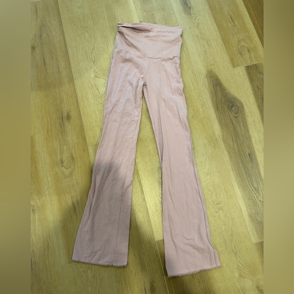 SKIMS Pinky Purple High-Waisted Yoga Pants (MATCHING TOP AVAILABLE)